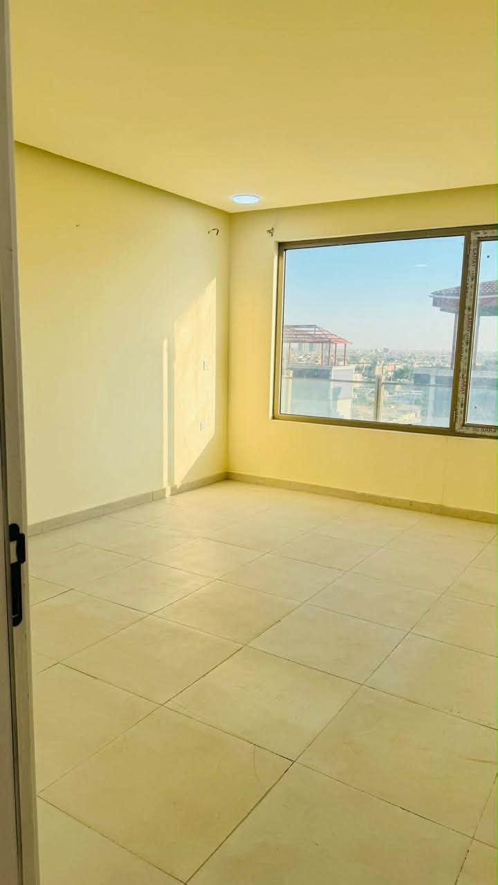 📍 الموقع: مجمع المحبة السكني – السيدية / مجاور بانزين خانة السيدية

🏢 الطابق: الثامن

📐 المساحة: 125 م²

✨ مواصفات الشقة:

🛏️ عدد الغرف: 2

🚿 عدد الحمامات: 2

🌿 عدد البالكونات: 2

🌇 إطلالة هادئة داخل المجمع

🏠 الشقة فارغة وجاهزة للسكن مباشرة

👤 البيع من المالك مباشرةً – بدون دلالية أو عمولة.

✨ فرصة مميزة للسكن أو الاستثمار داخل أحد أفضل المجمعات السكنية في السيدية
لاستفسار واتساب ‭***********‬☎️
