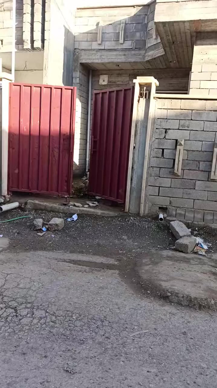 متاح هيكل 150متر  قوسيات سعر38وبي مجال مشتغل مجاري كوبنات حلان ملابن شبابيك صبه ارضيه  تفاصيل اكثر اتصل عل رقم ***********
