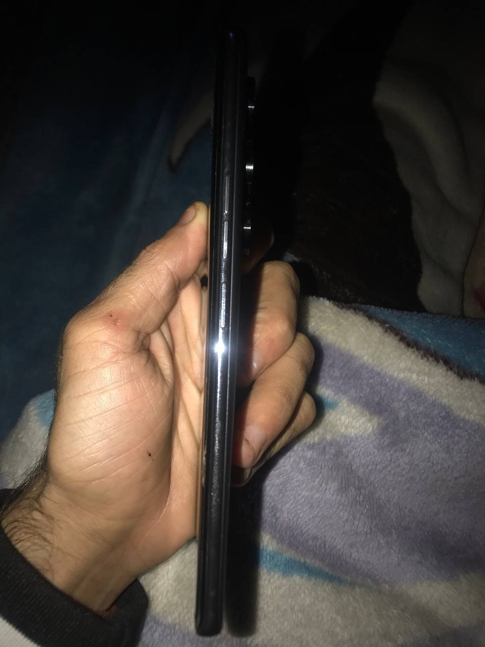 السلام عليكم جهاز البيع اخو الجديد ماصار شهر من اخذته تلفون بمعنه الكلامه جديد
غراضه كامله
90فريم بل بوبجي
البيع او الامراوس بايفون ب ١١ ابرو ماكس او ١٢ برو ماكس كون راس براس
سعر الجهاز ٣٥٠ الف وبي مجال 
رقمي *********** اتصال وبيك خير وتدلل
مكاني تكريت الاربعين
