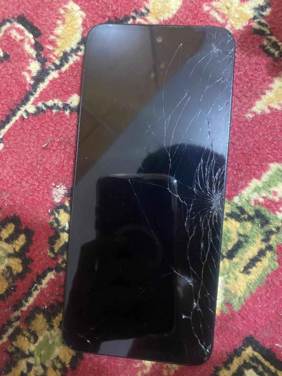 سلام عليكم موبايل poco M6 بي فطر بل شاشه الشاشه شغاله ع البطاريه مامبدله وكامره حلوه كلشي مامبدل   الذاكره 256  كارتونته وياه المكان بغداد الكمالية شارع 70 السعر 150 وبي مجال رقم ***********
