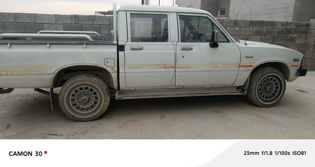 السلام عليكم اخوان عندي بيكب تويوتا موديل 1983 كير ومحرك واكسل شرط والسعر 36وبي مجال  للاستفسار   الإتصال  على الأرقام التاليه  ***********//***********
