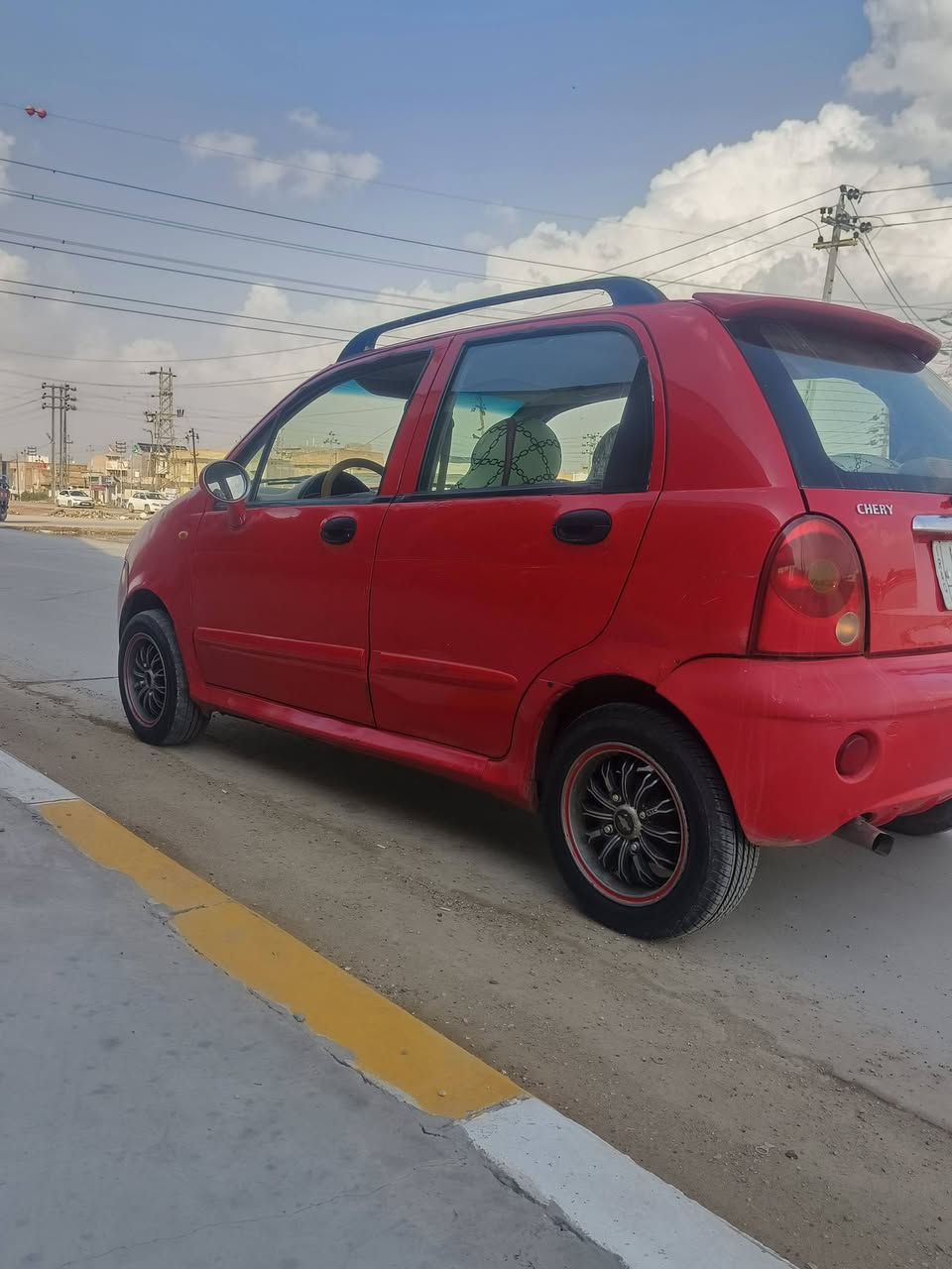 كيوكيو 2013 
لون احمر 
كير وكلج جدد
محرك جيد جدا
مكان السيارة واسط كوت داموك 
السعر 27وبيها مجال بسيط
***********
