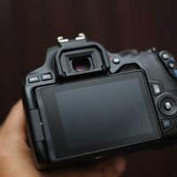 كانون 250d • شتر ١٠٠٠ • عدسة 18-55