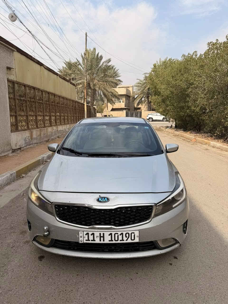 سلام عليكم فورتي 2017مكينه 2000دوش كير مكينه كفاله سياره صبغ عام اثر بطش ذابين عليه بدون دواخل السعر 98 وبيه شي بصيط. مكاني بغداد البلديات ***********  سياره كل نقص ما بيه  سياره ليبل واحد
