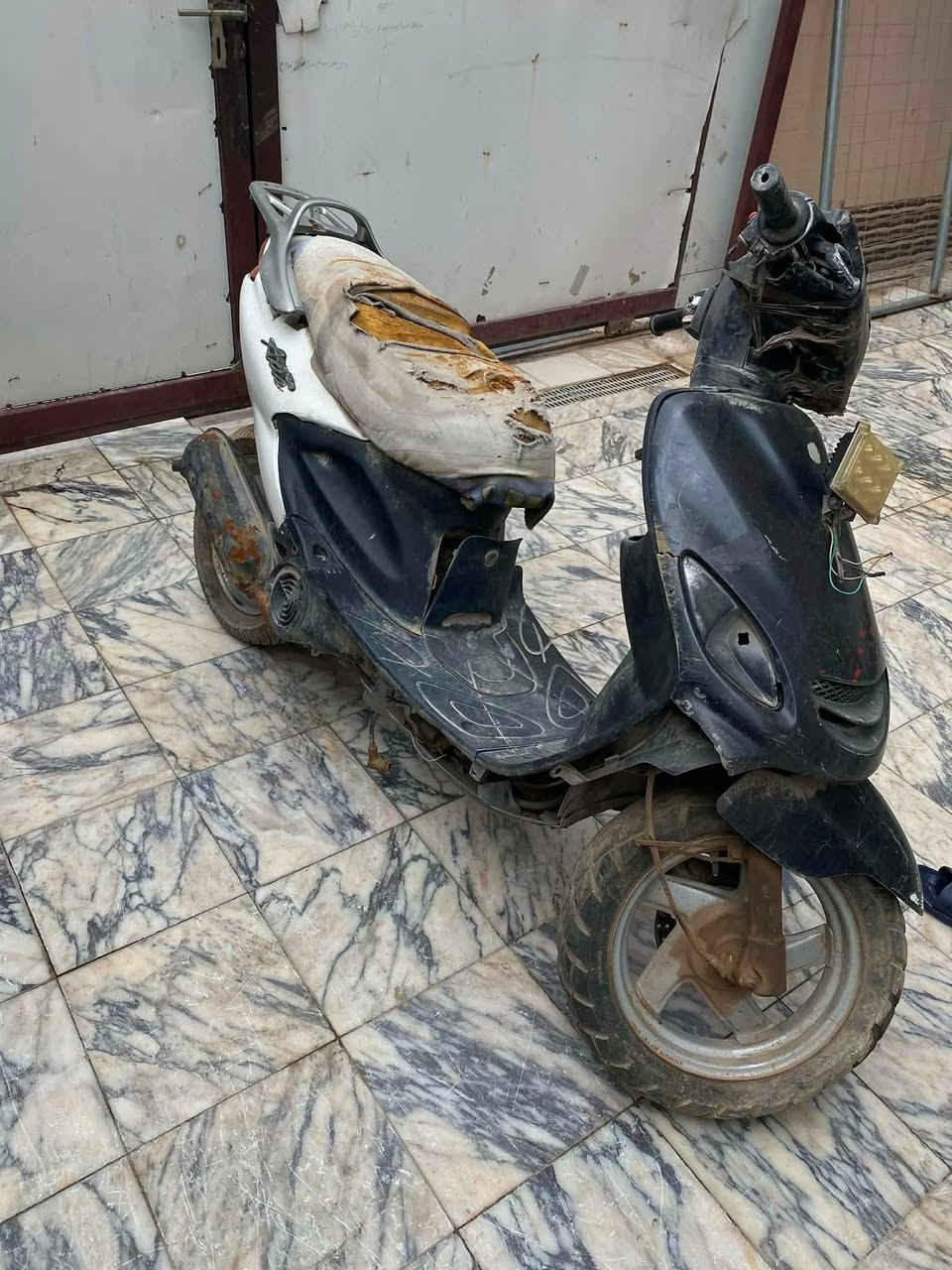 دراجه لكزز كوم حديد سكراب ب150 وبيه مجال

ناصرية حي الشهداء هاتف ***********

