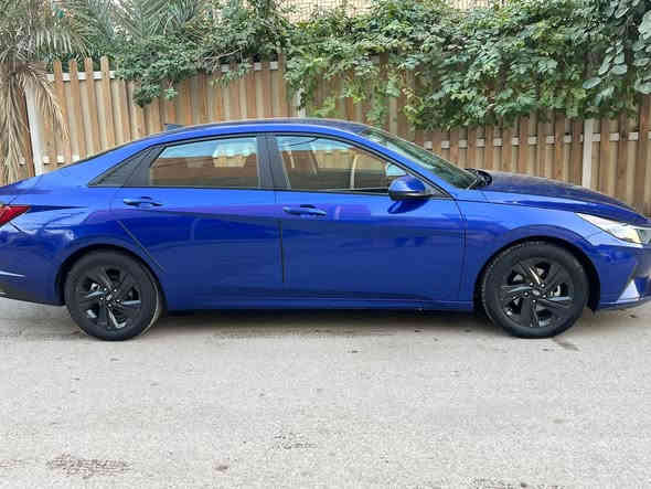 للبيع | Hyundai Elantra SEL 2021
لون أزرق مميز — محرك 2.0 لتر — ماشي 3212 ميل فقط
المواصفات:
• محرك 2.0 لتر 4 سلندر
• تحكم ستيرن
• شاشة وسطية
• بصمة تشغيل (حسب الفئة SEL)
• مانع انزلاق
• أنظمة أمان حديثة

المعلومات الإضافية:
• الموديل: 2021
• العداد: 5020 ميل فقط
• اللون: أزرق

السيارة ، ضررها واضح ومحدد، وماكو ضرر بالمكينة أو الشاصي حسب التقرير
عنواني بغداد الطوبجي ***********
