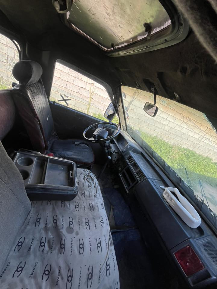 للبيع - باص كيا بستا Kia Besta موديل1993
• 
 • 
 • 
 • الحالة العامة: الباص بحالة  وجاهز للاستخدام
 • الموقع: ديالى -الغالبية
 • 
قابل للتفاوض عند المعاينة

للتواصل: ***********
يرجى الاتصال للجادين فقط
