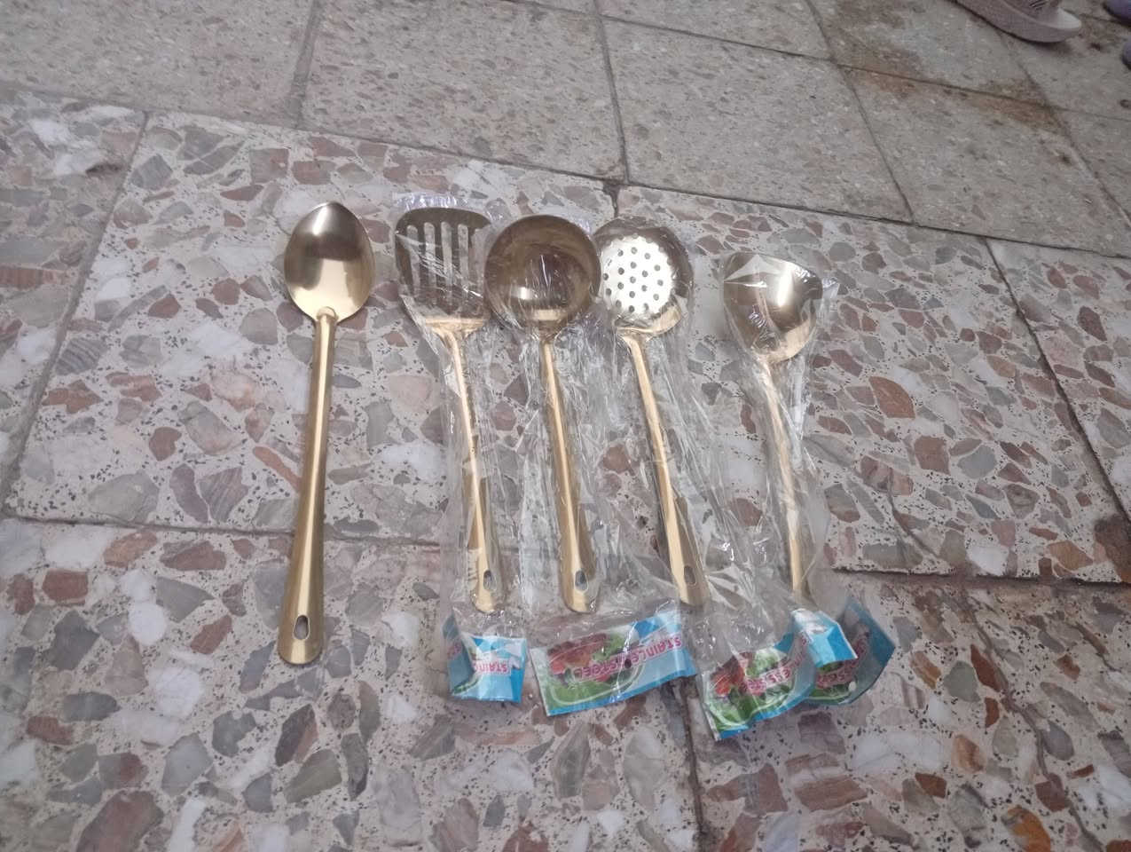 مجموعة اغراض للبيع اسعار مناسبة المكان بغداد لايوجد توصيل


**إذا كنت صاحب هذا الإعلان وتريد حذفه لأي سبب، رجاءا أرسل رسالة إلى الدعم الفني**