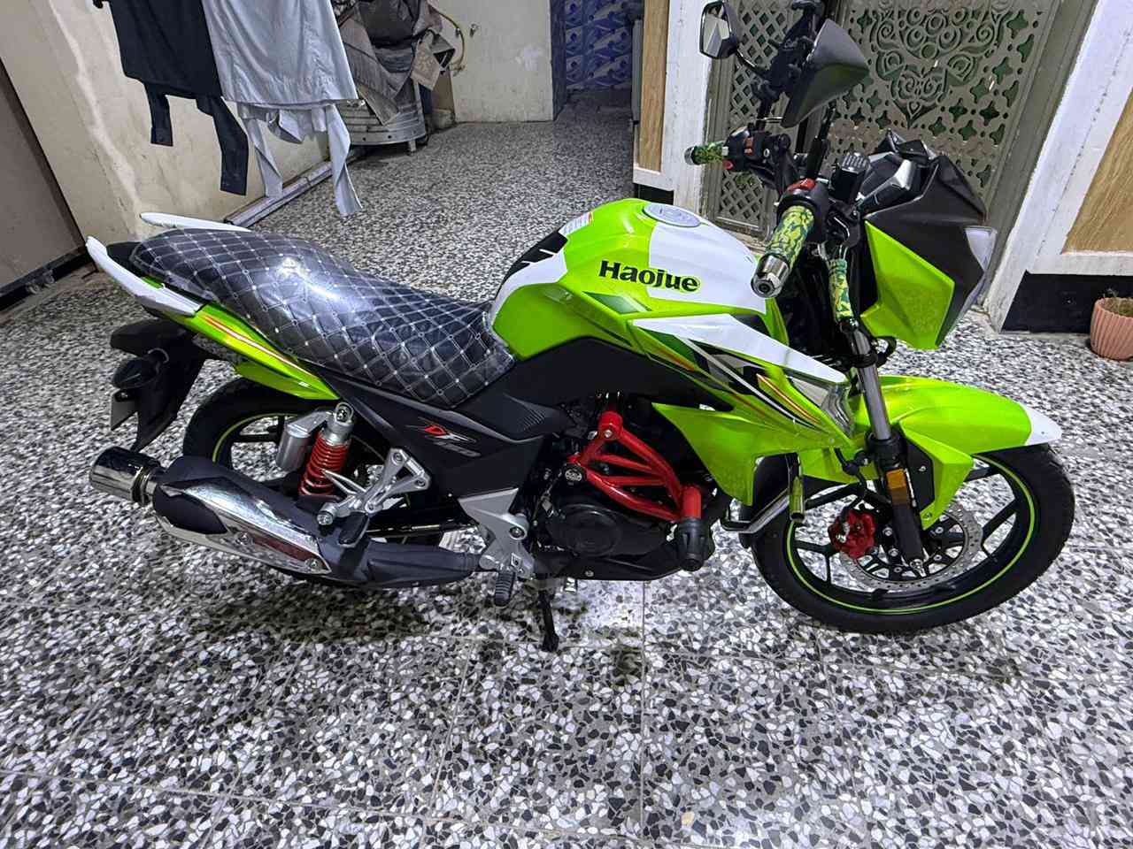 سلام عليكم شباب  ماطور للبيع (هاوجي) مكفول من كلشي ماشي ٢٤(الف)سعر الدراجه (23)وبيه مجال شي بسيط حك الجيه ماتك)مسجل  ثاني يوم تحويل )***********
