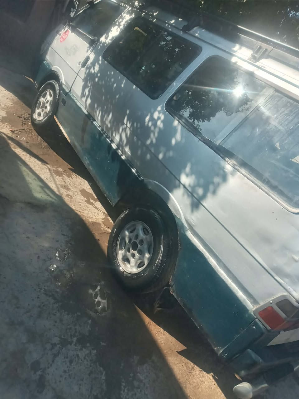 السلام عليكم كيا بستا لبيع 95 ألماني حمل سنوية 29 شرط التحويل بلادية قطرة صبغ مابيه كير مكنية اكسل تخم تاير شواصي جدد كهرباء كلهة شغالة دوشمة جديدة السعر 35 وبيه مجال مكاني بغداد قرب بسماية مكلف للنشر اتصل علرقم ***********
