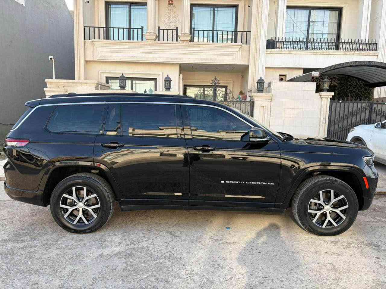 Jeep grand cherokee L limited  2024 فول فول قەپات مواسەفات دوو پارچە بێ ژوورێ بێ ئێرباگ21 میل رۆیشتوە. ٣١٧ وەرەقە
0750 580 3446

سیارة کلش نظيف فول فول ليمتد L  بيها قطعتين بدون ارباگ بدون دواخل أربيل, العراق

