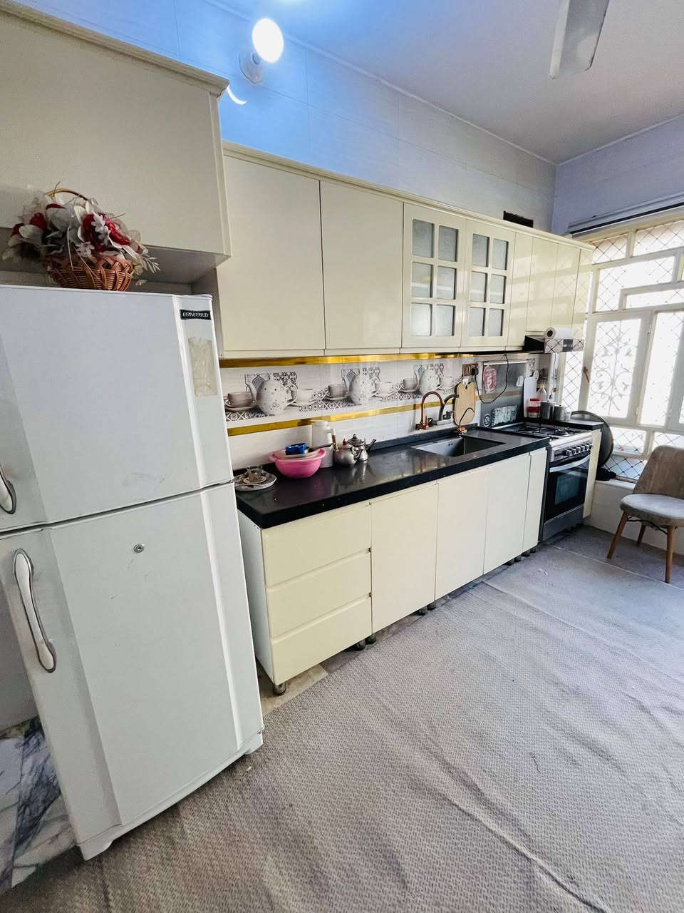 🏠 دار للبيع 
📍 الموقع: بستان الحلو / خلف كلية الامام الكاظم ع
✨ المواصفات:
▫️ المساحة: 100م
▫️طابو زراعي سند 25
▫️شارع عرض 5 م 
...........
🔹الطابق الارضي : 
_ مطبخ 
_ هول 
_ غرفه نوم  
_ مجمع صحيات
.....
🔹الطابق العلوي : 
_ غرفه نوم  
_ هول 
_ سطح
...................................
📞 للاستفسار والمعاينة: 
الاتصال على الارقام :
***********☎️ واتساب
او مراجعة المكتب 
الحلة _ الكرامة الشارع المشجر مجاور اسواق المطار 1 
✅ نستقبل جميع عروضكم السكنية 🏠 والتجارية 🏡 بكافة مناطق الحلة 
…………………………
