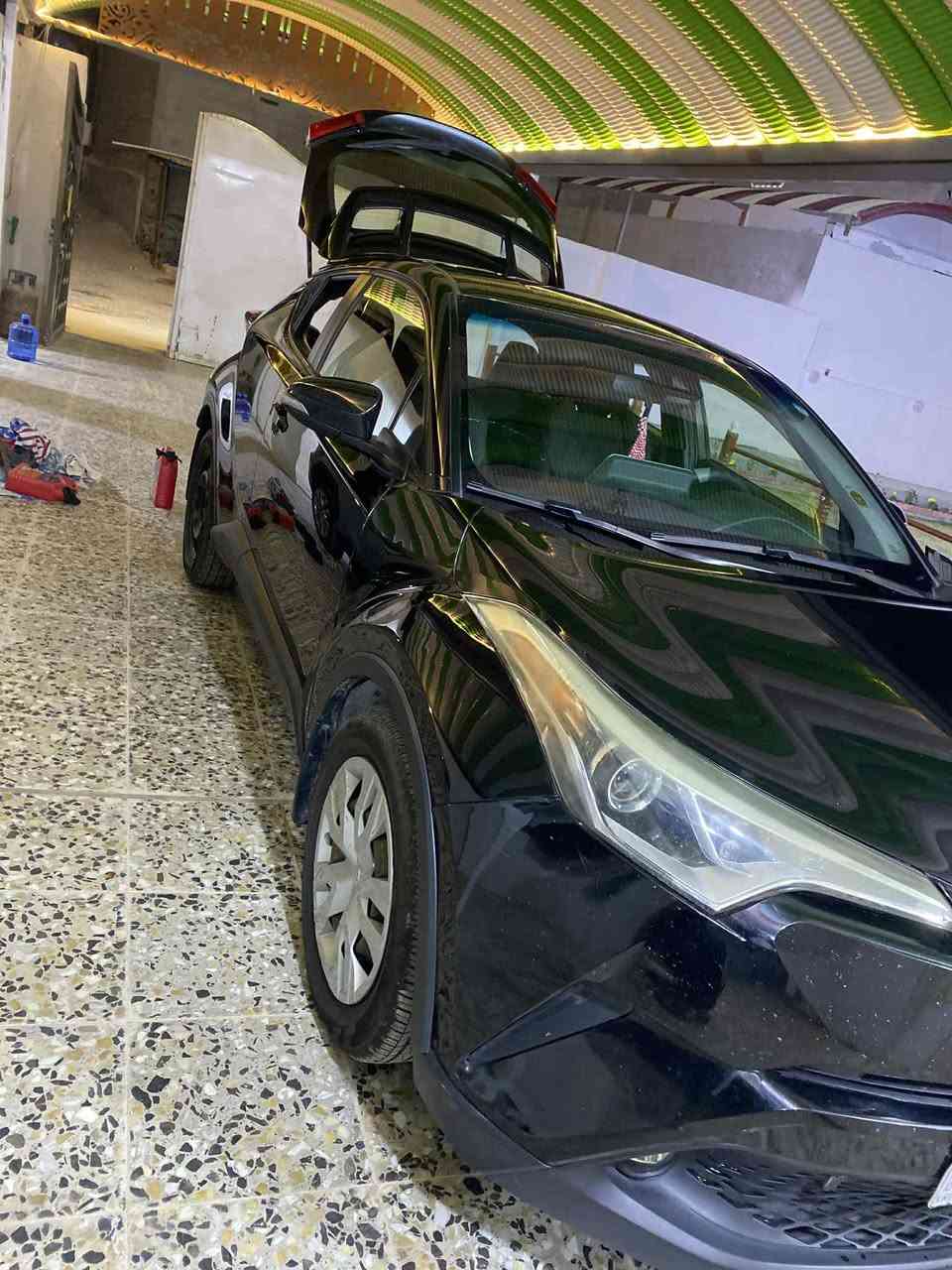 تيوتا c_hr ياباني اصلي موديل 20 محرك 2000.   سياره كلش حلوه ضررهه فقط بنيد مصبوغ                     السعر 155                                                             اي سوال او ستفسار خابر وتدلل ***********      بي واتساب

