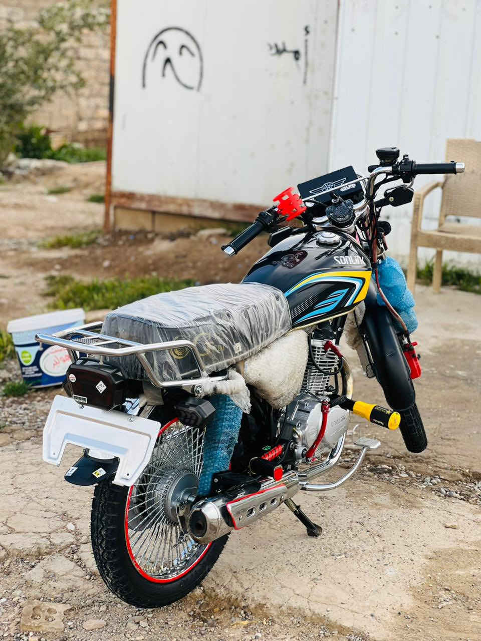 السلام عليكم للبيع دراجه تايكر موديل 2025 باب اول سونك محرك شرط دراجه بلاديه لون اسود دراجه عل وضع 
لشركه تايرات وياله جدد بل جيس لايت 
عالي ناصي زنون دراجه حالت لوكاله صلنصه كاتم بلاديه مكاني تكريت فلكه الفرسان اتصل وعيوني الك *********** متواجد نت أو اتصال
