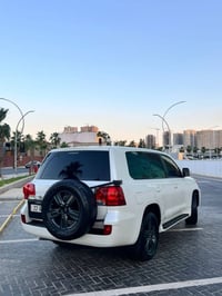 لاندكروزر • ٢٠١٤ • بدون صبغ
