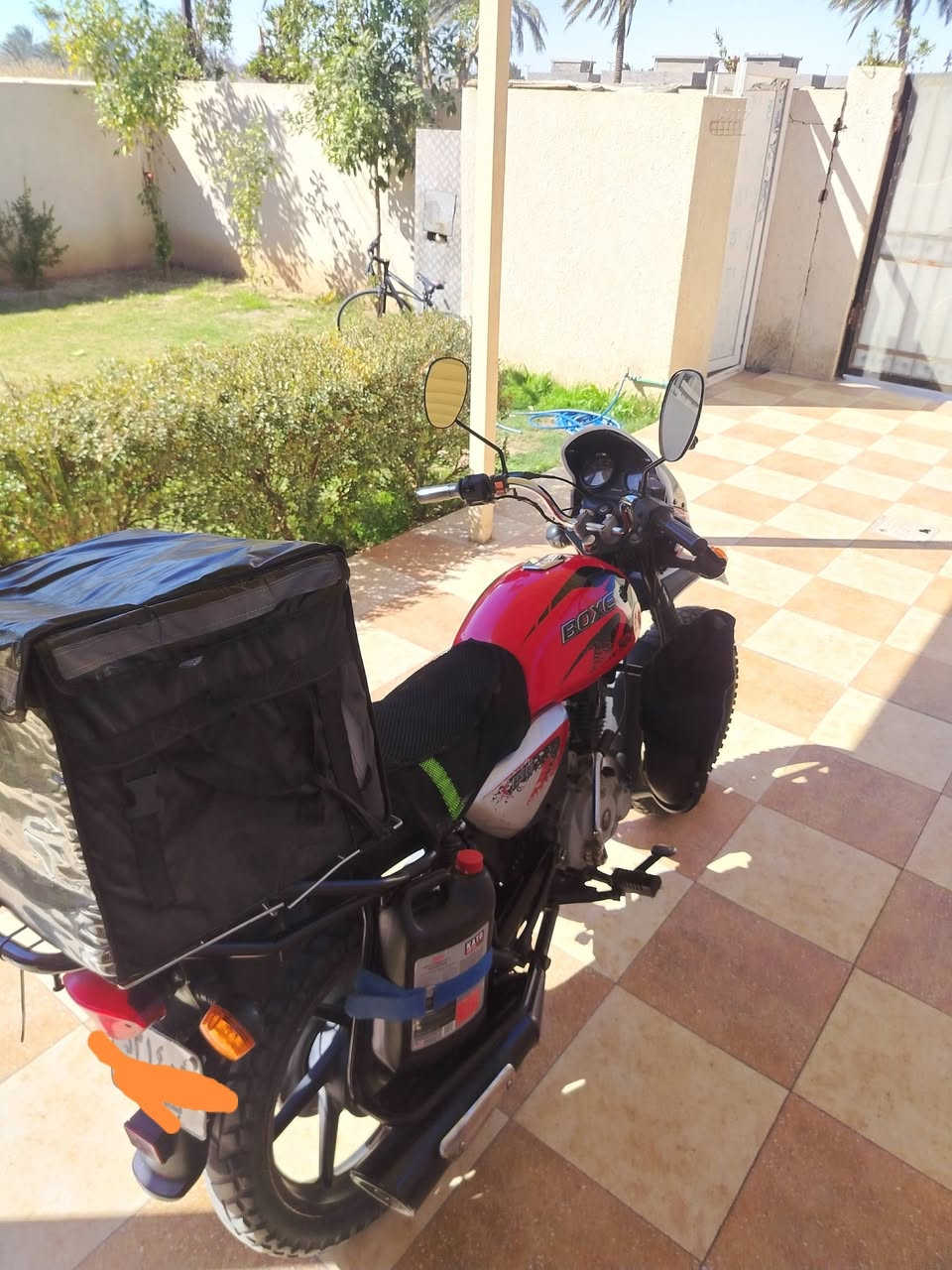 السلام عليكم دراجه بوكسرمرقم ٢٠٢٣ للبيع السعر مليون ٨٠٠ رقم الهاتف ***********
