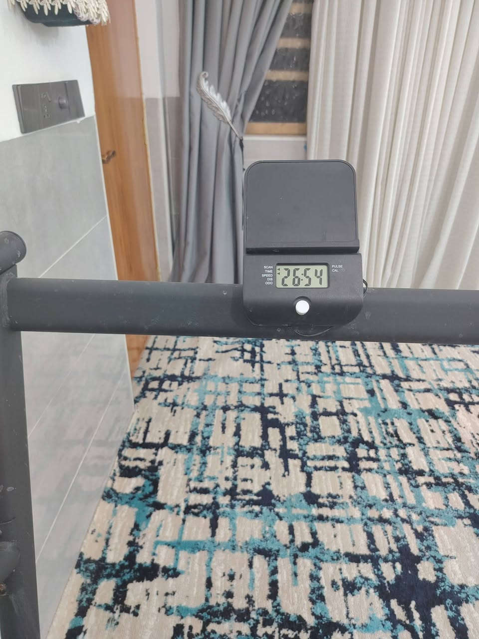 استعمال قليل جداً بـ450 الف جهاز الجري سرفة ميكانيكي بدون كهرباء
جهاز جري ميكانيكي - سرفة يعمل بدون كهرباء ويوفر تجربة رياضية طبيعية وآمنة.
مناسب لجميع الأنشطة: من المشي السريع إلى الجري المكثف وحرق الدهون بفعالية.
يتميز بثبات عالي على الأرض وقدرة على تحمل الأوزان الكبيرة.
مصنوع من مواد قوية مع تصميم مريح ومقابض مخصصة لدعم الحركة.
مزود بشاشة ذكية لعرض المسافة، السرعة، الوقت، والسعرات الحرارية.
ويشمل حاملًا للهاتف للاستمتاع بالمحتوى أثناء التمرين
لتواصل على الرقم *********** واتساب
مكاني نجف كوفة حي ميسان شارع الزوار قرب أسواق الميالي 
لتنويه لا يوجد توصيل

