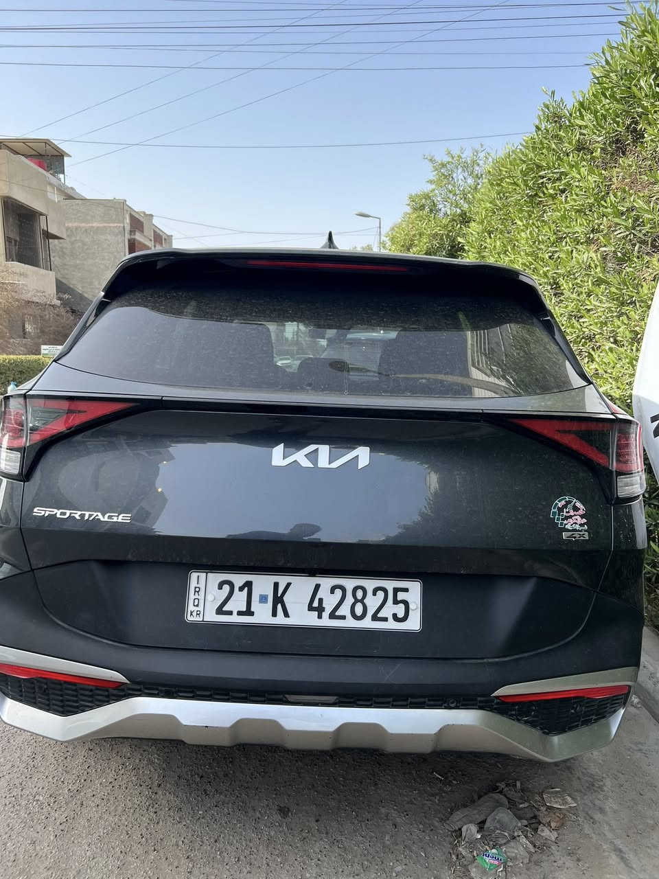 السلام عليكم كيا سبورتج موديل ٢٠٢٣ رقم سليمانيه ماشيه ٢٢ مواصفات المعروفه البنيد بيها صبغ وبارد بكصه القماره واجه بيها كلير جاملغ خلفي وباب خلفي  السياره كلش جديده رايدها ب ١٩٥ وبيها مجال بسيط مكاني اليرموك رقمي *********** فقط بيع بدون مراوس
