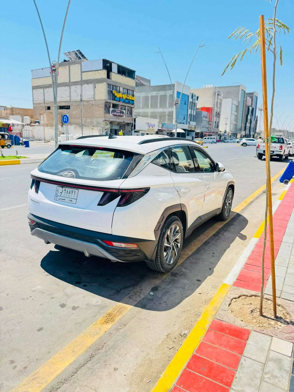 توسان ٢٠٢١ بغداد محوزه للمصرف بعد ٤ اشهر ينفك الحجز مالتهه ماشيه ١٢٠ الف بيهه بارد بالجنطه وشخوط ٢ مكحلات ب الجاملغ الايمن الخلفي موضحات بالصوره كير محرك مكفول السعر ١٦٨$ 
***********
