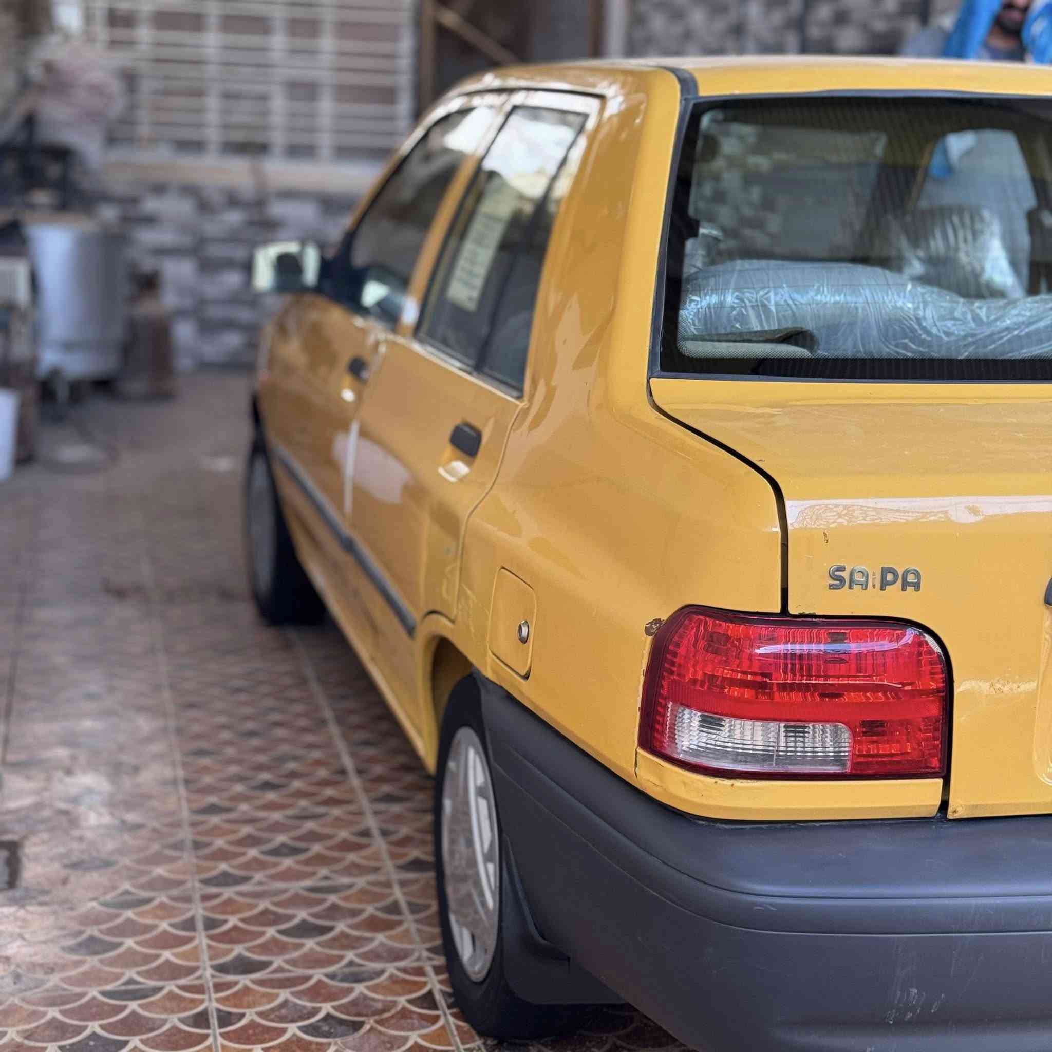 السلام عليكن سايبة للبيع موديل 17 بيهة جاملغ وبنيد مبدلات وحالوبة كير مكينة علشرط حدادية تخم تاير باتري جديد لسعر 32الهاتف***********
