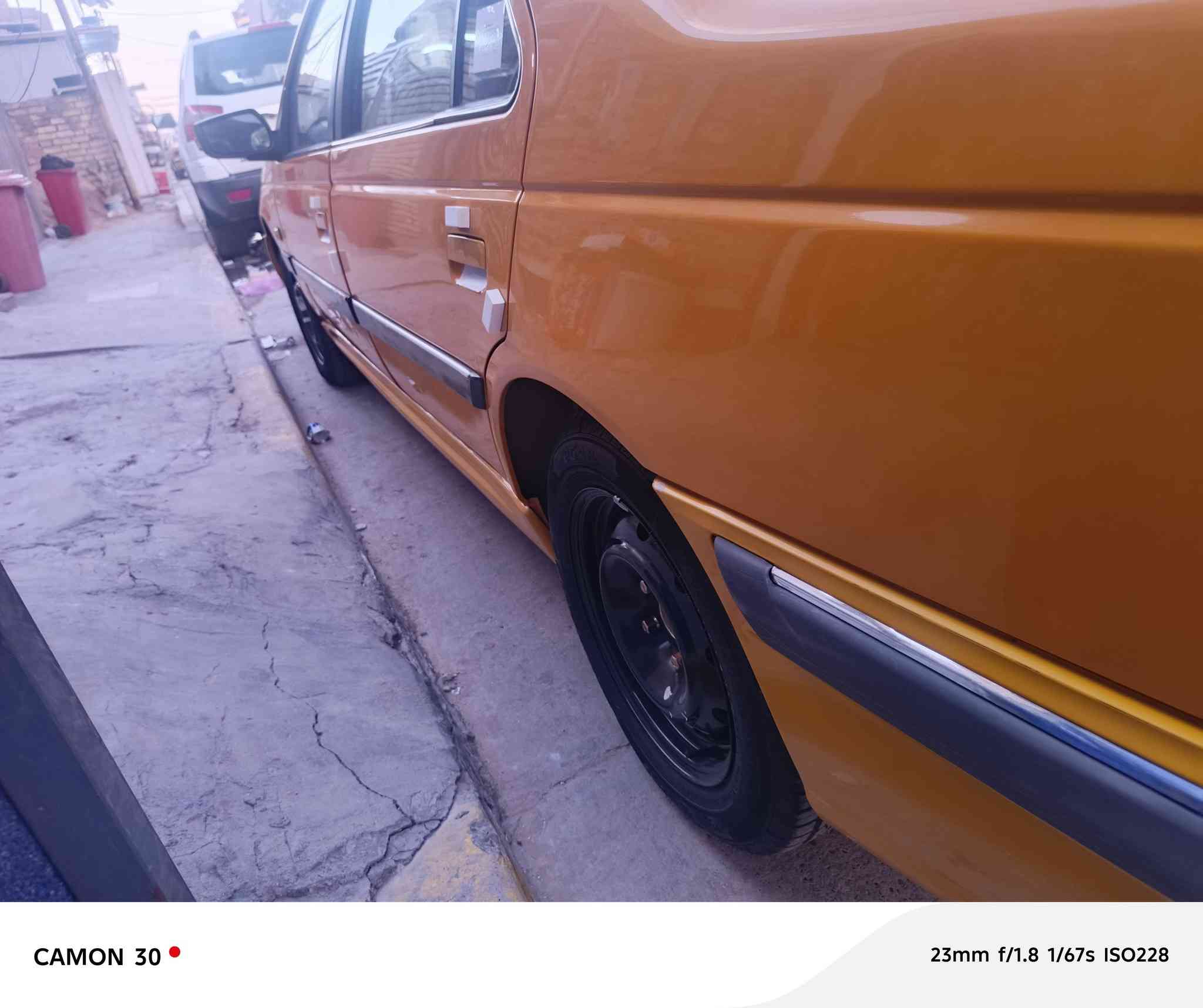 السلام عليكم بيجو بارص ١٨ السياره جديده كلش غاز بانزين لايت زنون هورن يوكن بيه كصه البنيد اثر رصعات نصبغت وبيه شبرين صبغ بقبق الجنطه اثر شخوط السياره طخ ما مطخوخه تخم تاير اصلي جديد وويل جديد والباقي كفاله السعر ٦٥ مكاني بغداد كفاءات العبيدي ***********
