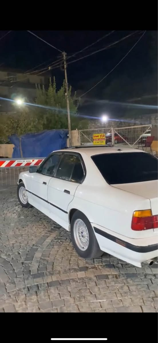 BMW525

BMW 1991 فول مواسەفات
گێڕ عادی تەبرید مەکینە٥۲٥
سەنەوی تا ۲٠۳٠ نوێیە 
 تحویل و بەناوکردن بە شەرت
سەیارەکە عامە بۆ جوانی  
٤ تایە نوێیە 
سەیارەکە نمونەیە لە جوانی 
سلایت فول گێڕ حادی
داخلی نوێ
شوێن هەولێر
***********واتساپ

سعر 62$ مەجال أربيل, العراق
