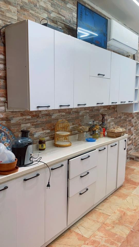 كاونتر للبيع بي تقريباً 26 باب جبير ونضيف مثل ماموضح بالصوره بدون سنك بي طباخ منضدي منا وبي كلش حلو السعر 350الف مكاني الاعظميه
***********
