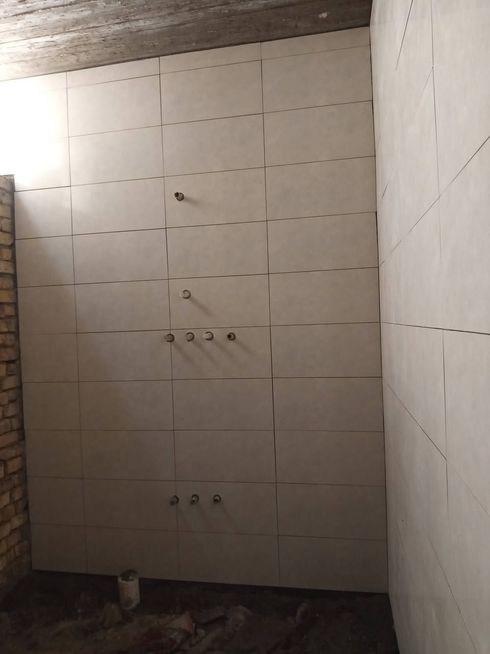 السلام عليكم نشتغل سراميك جدار وارضيه شغل درجه اوله بليرضي الله ***********
