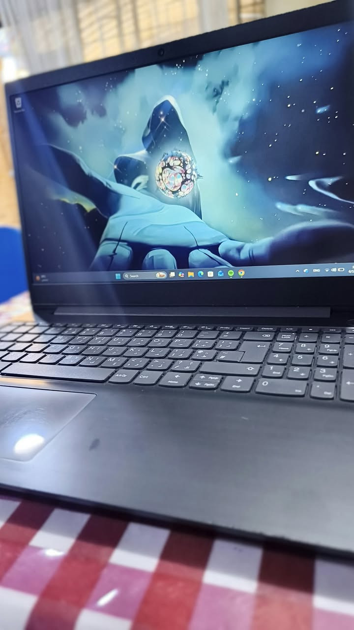 لابتوب لينوفو ⁦⁦lenovo⁩⁩ ⁦⁦laptop⁩⁩ ⁦⁦82nb⁩⁩ نظيف ⁦⁦100⁩⁩% استعمال قليل 
معالج Intel Core i5-10210U
RAM 8
المساحة 256GB
الشاشة مقاس 15.6 بوصة، وبدقة FHD (1920x1080)، مضادة للتوهج (Anti-glare).
صوت ستريو
البطارية 35 واط
وزن خفيف ومناسب للتنقل
سريعة بالاداء ومثالية للدراسة والالعاب الخفيفة
نظيفة حيل اخو الجديد
سعرها قفل 450 ومتحصل هيج نظافة بهل سعر بس مستعجل على البيع
تواصل وياي على هذا الرقم ***********
