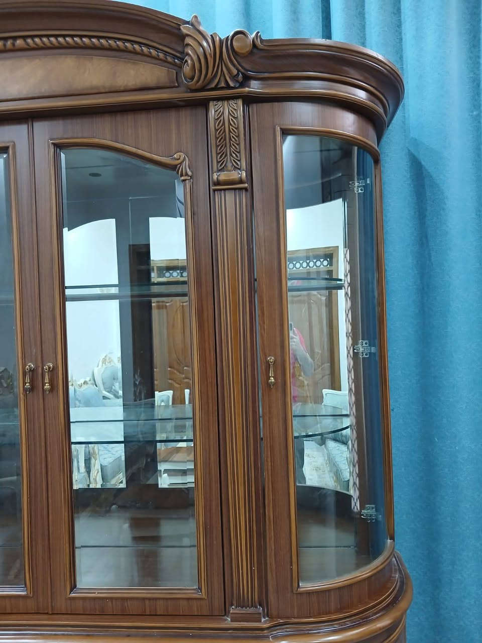معرض شبه الجديد للبيع بسعر 175
رقم الهاتف 

***********

