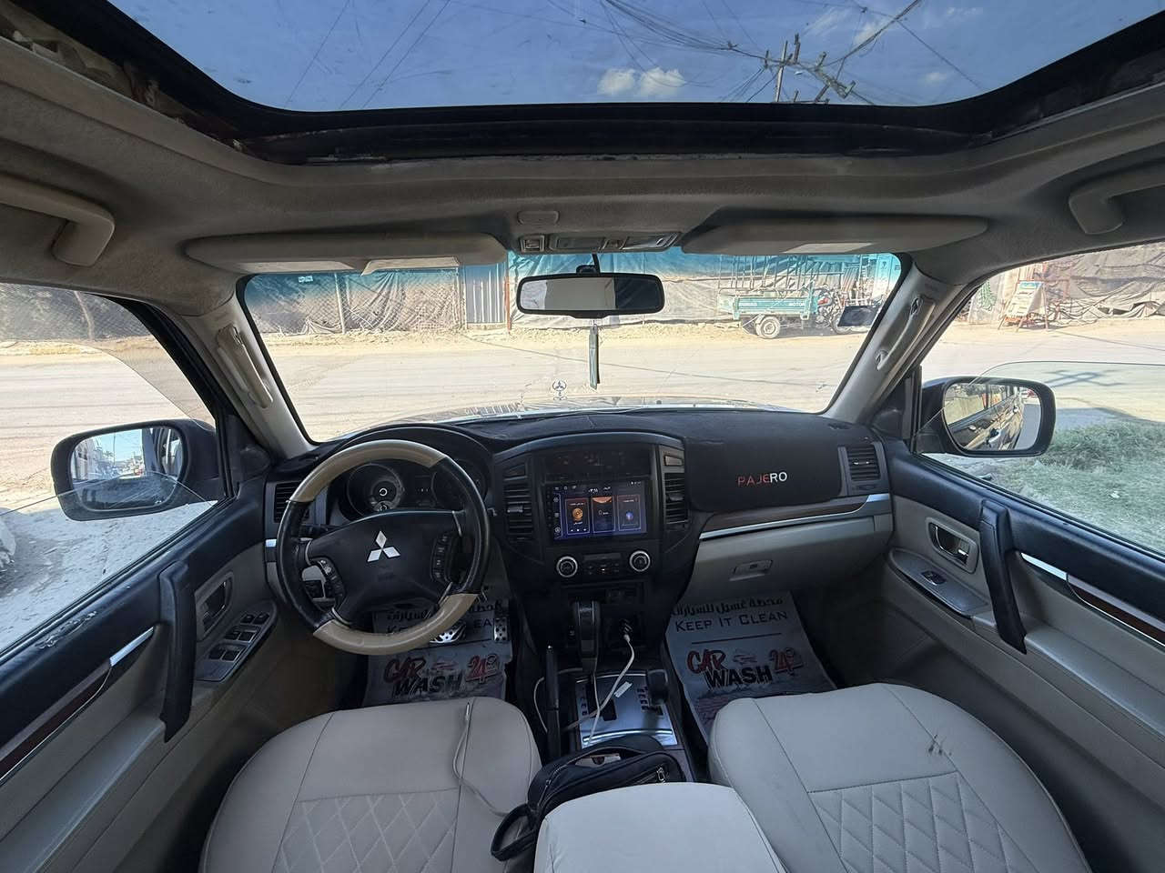 السلام عليكم 
باجيرو حبتور خليجي فول مواصفات 1/1 محرك 3000 فتحه سقف كشنات كهرباء وجلد تدفئه+ تبريد كشنات دمام خلفي فتحه سقف تحكم ستيرن فور ويل سبعه راكب ثلاث قطع تبريد سياره فول للاخير مكفوله كفاله عامه مــن الحادث بيه صبغ صفحتين بسبب جراد بدون حادث بدون معجون بدون تبديل سياره جاهزه بدون نقص بوضع الوكاله معروضه ب ( 108$ ) وبيه مجال بسيط مكاني بغداد الدوره نهايه شارع 60 للاستفسار ***********
