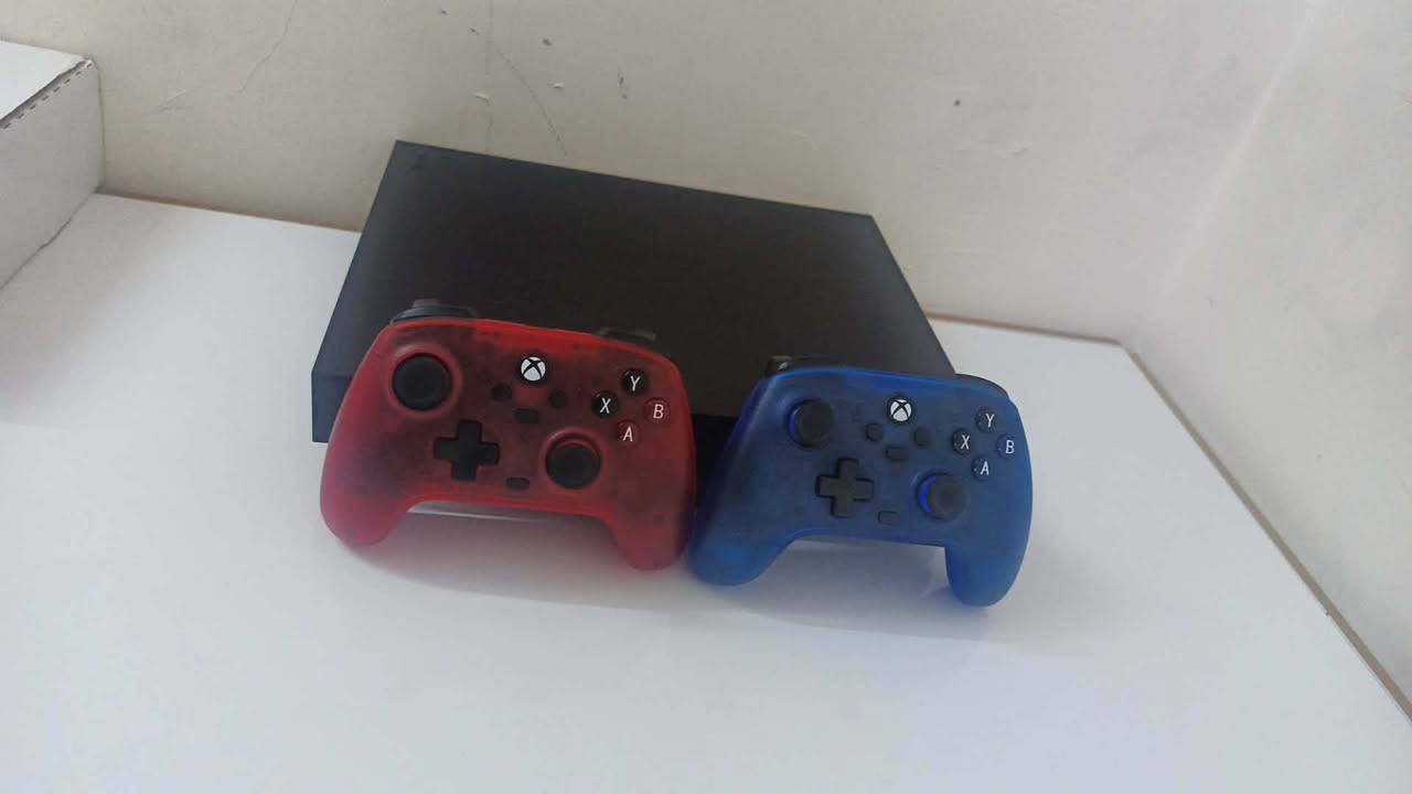 السلام عليكم اخوان 
جهاز XBOX ONE X 
1T
يدتين كيم سير احترافية 
عدة العاب بس لازم اشتراك كيم باس
مع العاب مجانية 
يوجد توصيل 
للتواصل خاص


**إذا كنت صاحب هذا الإعلان وتريد حذفه لأي سبب، رجاءا أرسل رسالة إلى الدعم الفني**