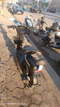 موطور شحن • سرعة ٦٠ • ٤ بطاريات