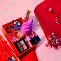بوكس عيد الحب • عطر ومكياج • كارت حسب الطلب