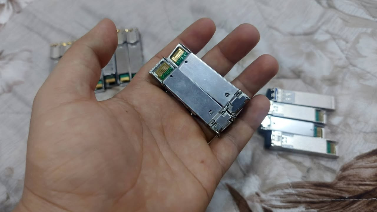 السلام عليكم  اجهزة جديده للبيع
تك ميموسة 
كلاود كور 2116
هبات سسكو 10/100 8 بورت
Sfp سسكو 10g جديد ومستخدم متوفر 
Sfp to rg5  سسكو 
Sfp اوبتكور 10g جديد 
Sfp. Sopto 10g
 
***********
