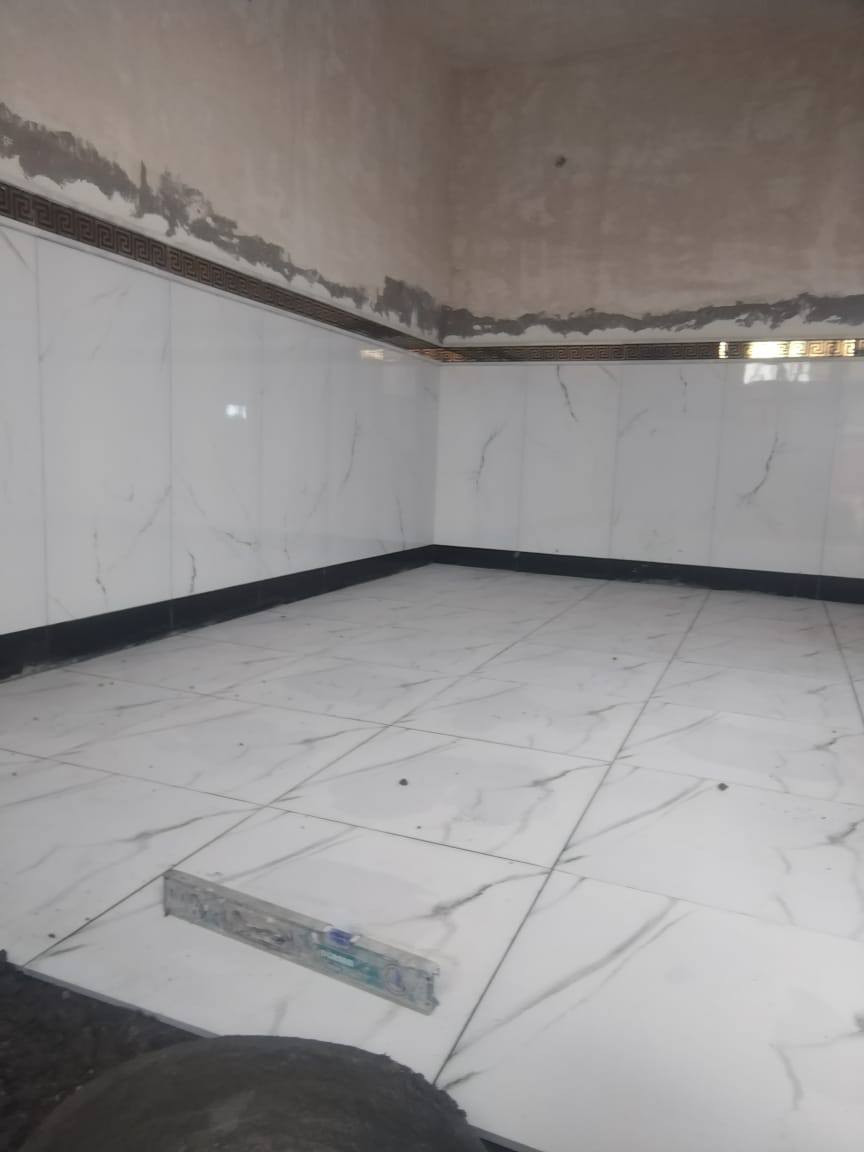 السلام عليكم 
عملي بورسلين الواح جداري المتر ب6
تطبيك ارضي المتر ب5
 عملي نجف وكربلاء 
 ***********
*********** واتساب 
ادمن وافق على باب الله
