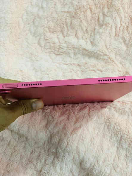 السلام عليكم. ايباد للبيع 
جيل A16
بطاريه 94
ذاكره 256
العنوا :ديالى 
السعر 530 وبي مجال بسيط 
استخدام 4 اشهر 
وموجود واتساب ***********
وموجود مازنجر
