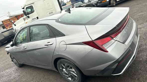 Hyundai Elentra 2024
مشحونه لدبي
#السعر 98 ورقه لدبي بدون تصليح بدون كمرك
للأستفسار الاتصال على الرقم التالي
*********** مهندس مصطفى
