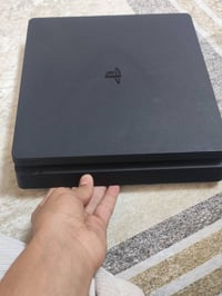للبيع بلي ستيشن 4 سلم جهاز نضيف كلش كامل ملحقات  نضافة95 500ج عدديدات2...