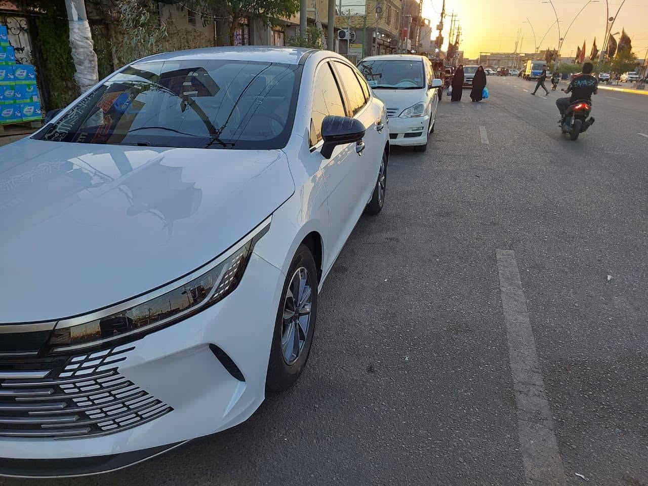 السلام عليكم...
ملاحظة مكان السيارة في ( البصرة ) 
للبيع BYD دستروير 2025
مكفولة رقم بغداد باسمي ماشية
37 الف على وضع الشركة شاحن اصلي بصمة + كارت وكل ملحقات الشركة معاها غير مستعملة مع اضافة سستم كامل خارجي كاربون فايبر مع درع للشاشات مع تنزيل كل التطبيقات المهمة، ميحتاج اذكر المواصفات لانها معروفة. 
السعر 18750000 الاستفسار الاتصال
على الرقم *********** 
متوفر واتساب وشكرا للقائمين على الكروب
