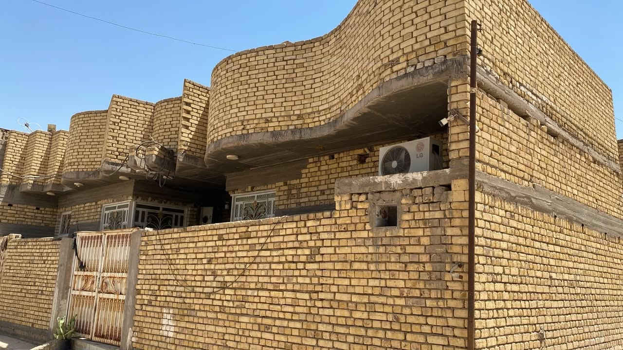 البيت للبيع زراعي المساحة 240م ركن
مستشفى تركي نزلت ال حردان يبعد عن تركي 10دقائق مشي 

البيت كامل طابق واحد  تفاصيل بل فيديو السعر 115

***********
