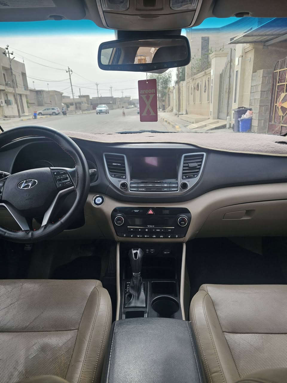 مساء الخير احبتي
توسان 2017 لون مميز كلش جديدة وارد امريكي بيه فقط البنيد صبغ وبيه سونار فول مواصفات فئة لمتد اعلى فئة تحويل مضمون كير محرك فول الفول محرك 1600 تيربو كلش جديدة العنوان صلاح الدين بلد للاستفسار الاتصال على الرقم *********** اسف على الاطالة
