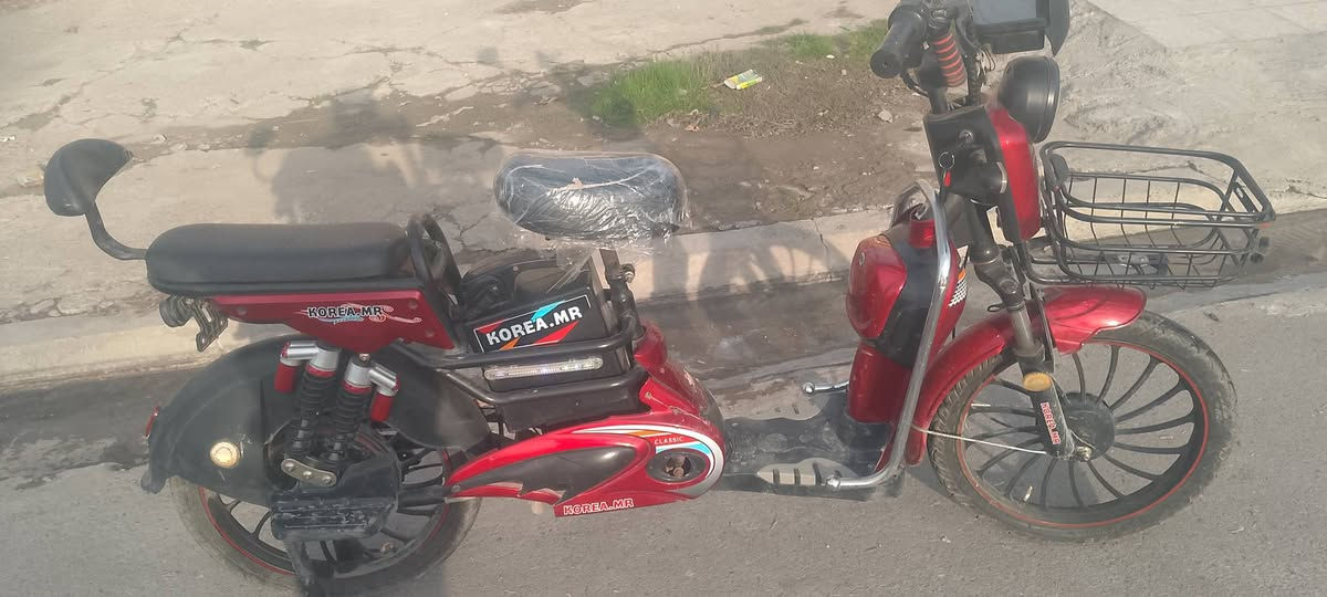 ماطور للبيع كوري شرط بلوتوث🔴 نضافتو كبال العين
اربع دبلات وره 4🔴
دبلين كدام 2🔴
لايت عالي🔴
نشرات جانبيه🔴
السرعه 99🔴
تشغيل عن بعد🔴
نضام السرقه 🔴
الماطور نضيف مابي اي عيب
السعر 275 *********** بي واتساب
