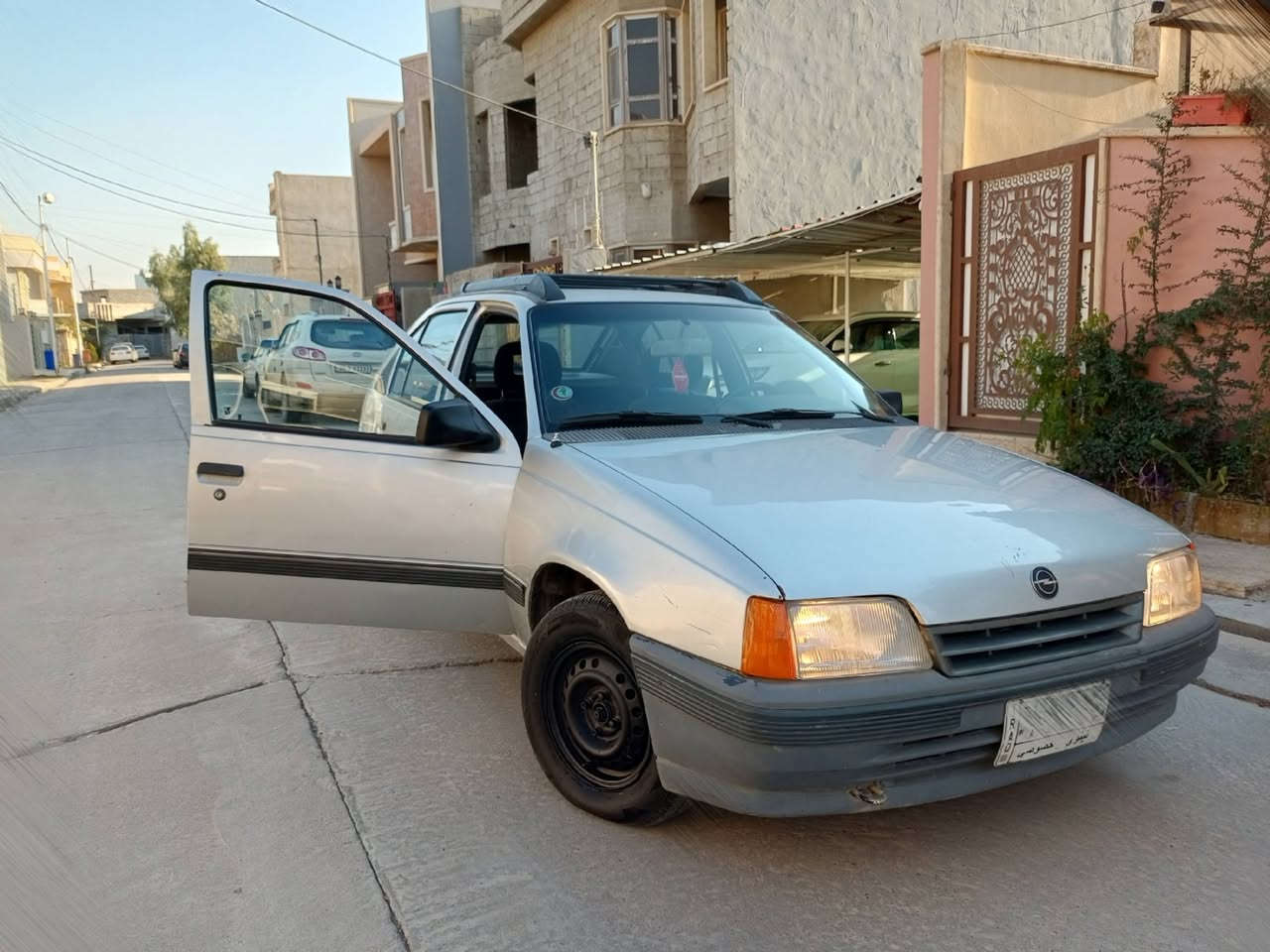 السلام عليكم كاديت موديل 1988حجم 16رقم نينوى آلماني سنويه عظم ساقطه(2018) كابون بانزين موجود  محرك وكير شرط صبغ(3)قطع  سياره بلاديه بلا ضرر دواخلها شركه السعر (30)وبيها مجال للاستفسار الاتصال على الرقم
(***********)
(***********)
