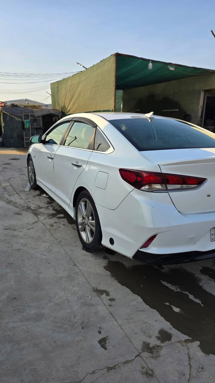 سلام عليكم سوناتا موديل 2018 وارد امريكي بيها تكشير بل كشر وبيها صبغ فقط بيها منظومة غاز سيارة جاهزه مناقصها شي صور سورنار مرفقة معه صور رقم بغداد انكليزي جديد مكانها بغداد سعر 120 بيها مجال للشراي ***********
