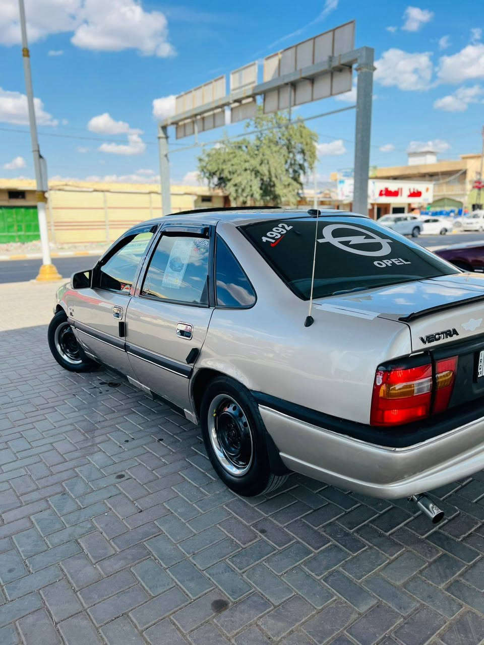 للبيع
اوبل فكتره 
موديل 92
السعر 43 وبيها مجال 
رقم سليمانيه سنويه 2028
حجم 1600 
قايش عريض 
محرك كير شرط 
تخم تاير جديد
سلايت
صدر امامي خلفي جديد
كهربائيات كلها شغاله 
السياره بدون ضربه ولا خياس 
السياره جديده بمعنى الكلمه آحلا من آلصور مكان السيآره تكريت الأستفسار آتصل ع صاحبها 
***********
