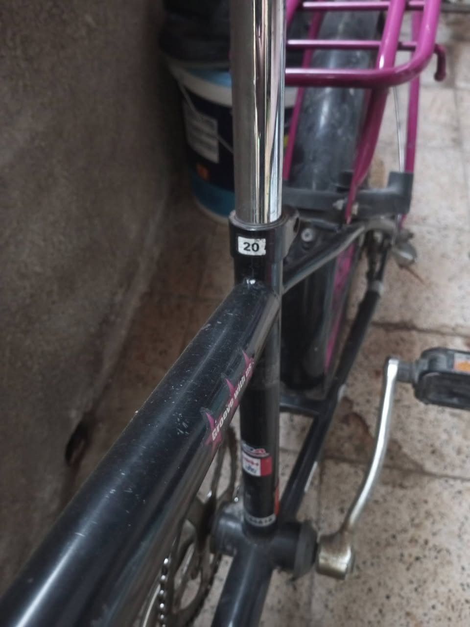 للبيع بايسكل حجم 20وتنور ***********
