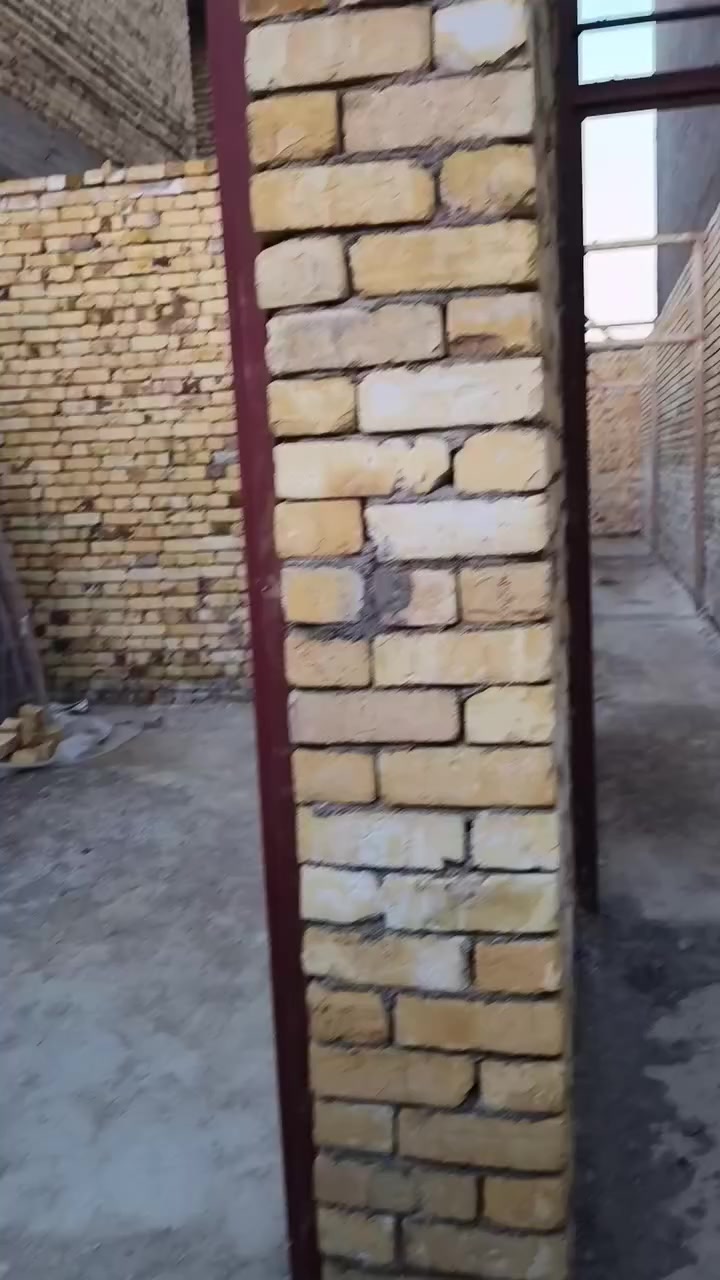 مشتمل هيكل  للبيع زين قوس شارع سيد يعقوب مساحه 100 متر (5×20) .يحتوي على استقبال +هول + مطبخ معزول +
غرفه نوم +مجاميع صحيه 
بناء مصار شهرين من كمل ب اسمي تحويل ثاني يوم 
(ملاحظه تريد هيكل تريد اكملك بناء حسب الاتفاق) 
للاستفسار اكثر الاتصال على رقم ❤
***********
مشتمل هيكل  للبيع زين قوس شارع سيد يعقوب مساحه 100 متر (5×20) .+
