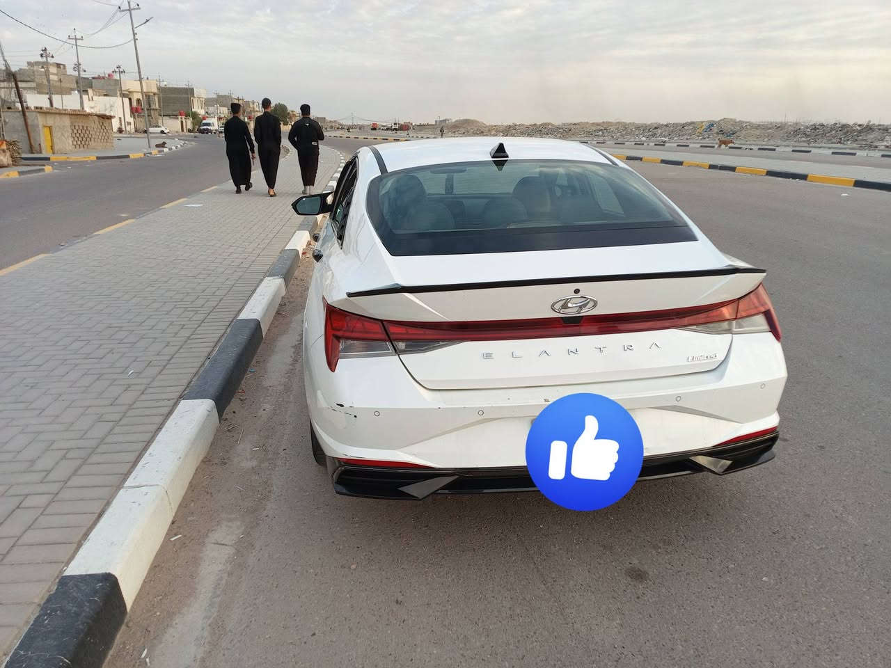 سلام عليكم الانترا موديل 2021 وارد امريكي رقم بغداد معوقين بعد سنه ونص صير حره بيه بنيد مبدل بدون اضرار  بيه طكه بلباب على وضعه شوف العين سياره لمتد فول موصفات عدى تبريد الخلفي لايت زنون عالي ناصي  مكاني البصره حيانيه السعر 150 وبيه مجال ***********
