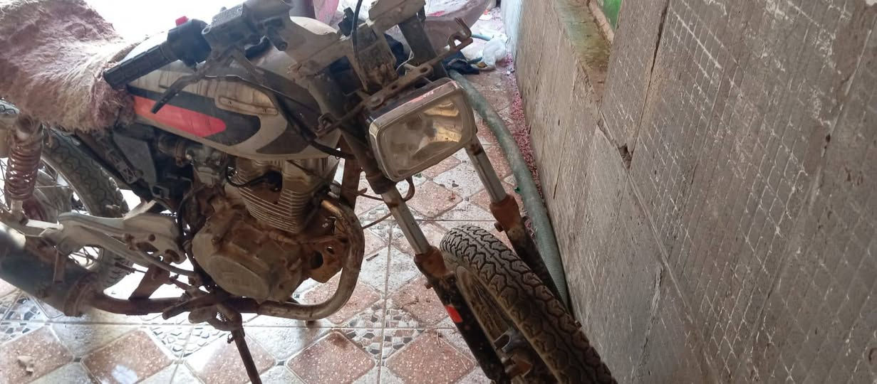 السلام عليكم اخوان دراجه للبيع الدراجه شغاله المكان ميسان الاتصال على الرقم ***********
